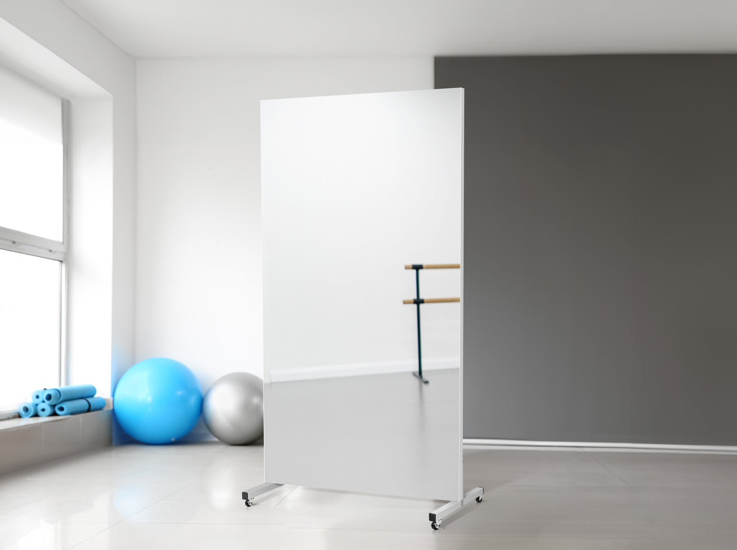 スタンディングミラー